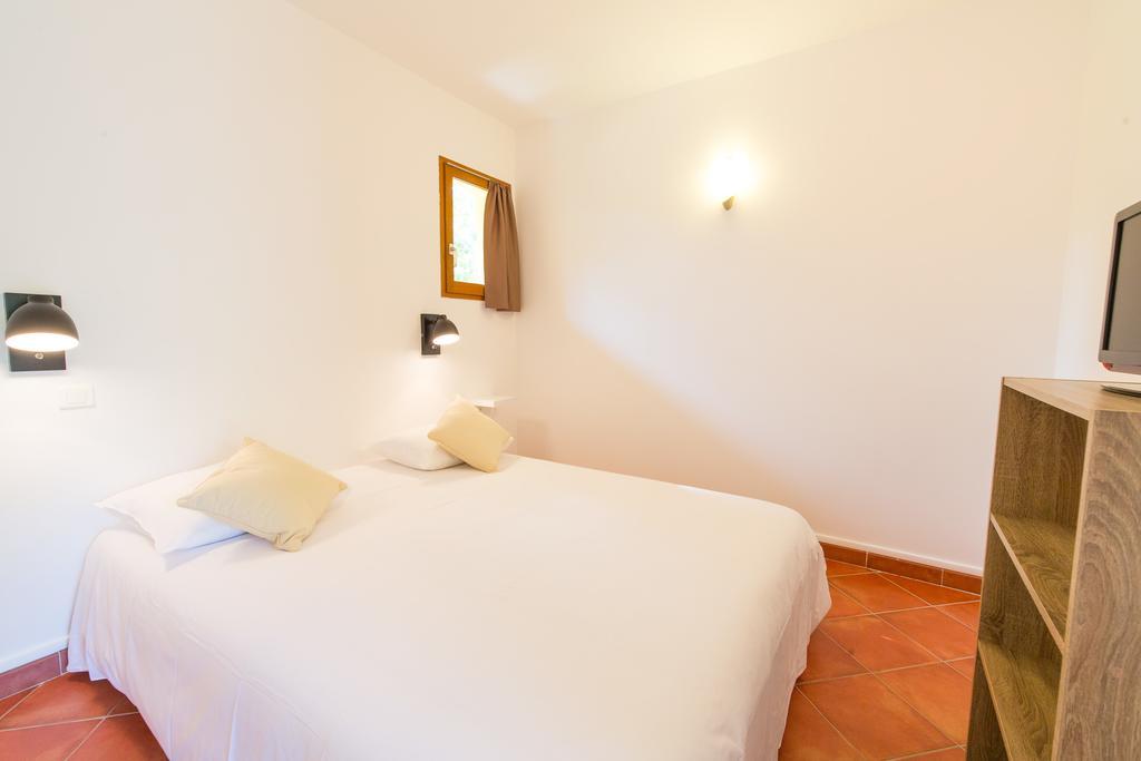 Casa Vecchia Rooms + Apartments Καλβί Δωμάτιο φωτογραφία